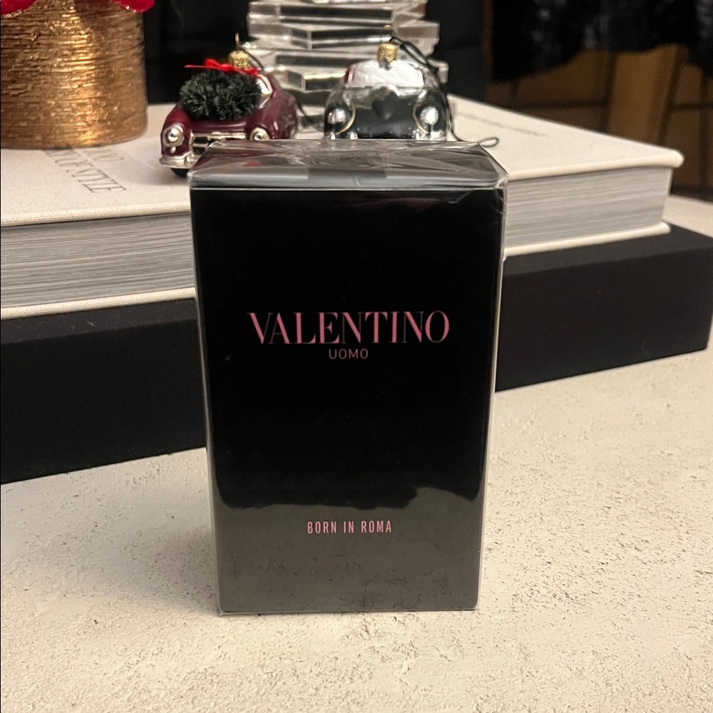 Valentino Uomo Born in Roma- Black and Pink